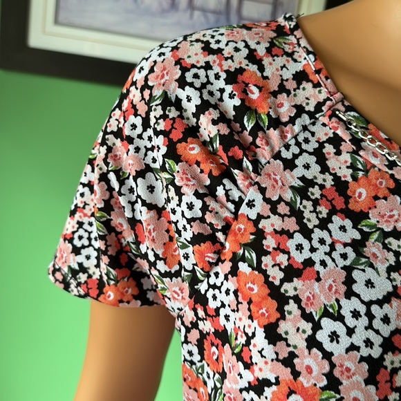 🌺🌺Adrienne Vittadini Short Sleeved Top🌺🌺 - Picture 5 of 8